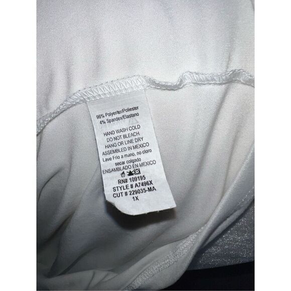 Forever 21+ - Julia Rock and Roll Slashed Tee (1X) - Picture 7 of 7